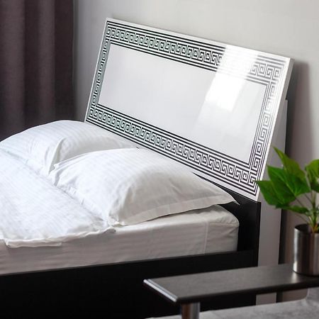 Leogrand Apartments On Svobody Lviv Bagian luar foto