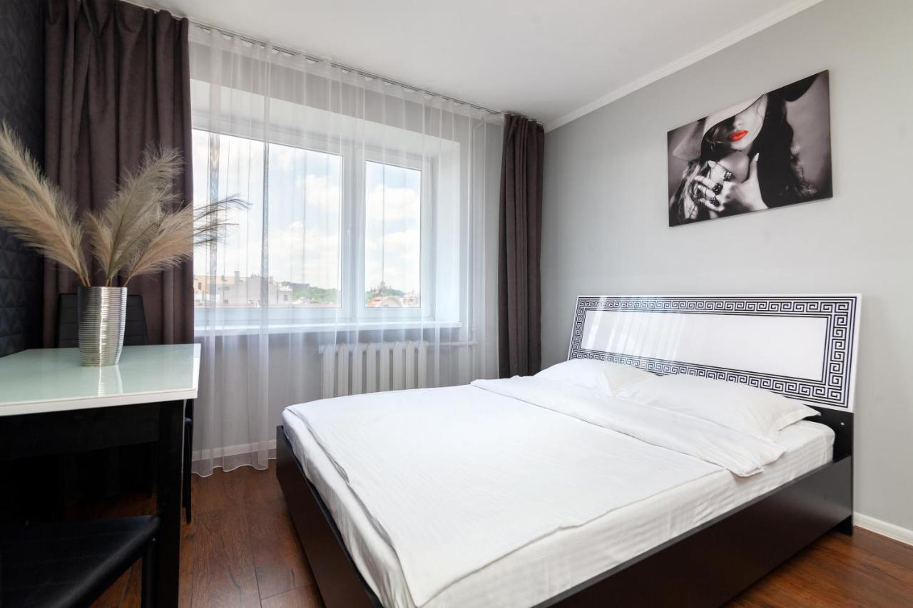 Leogrand Apartments On Svobody Lviv Bagian luar foto