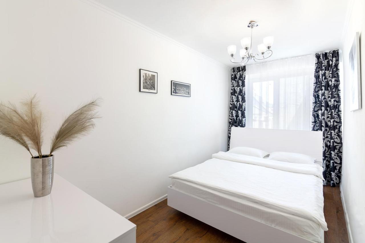 Leogrand Apartments On Svobody Lviv Bagian luar foto
