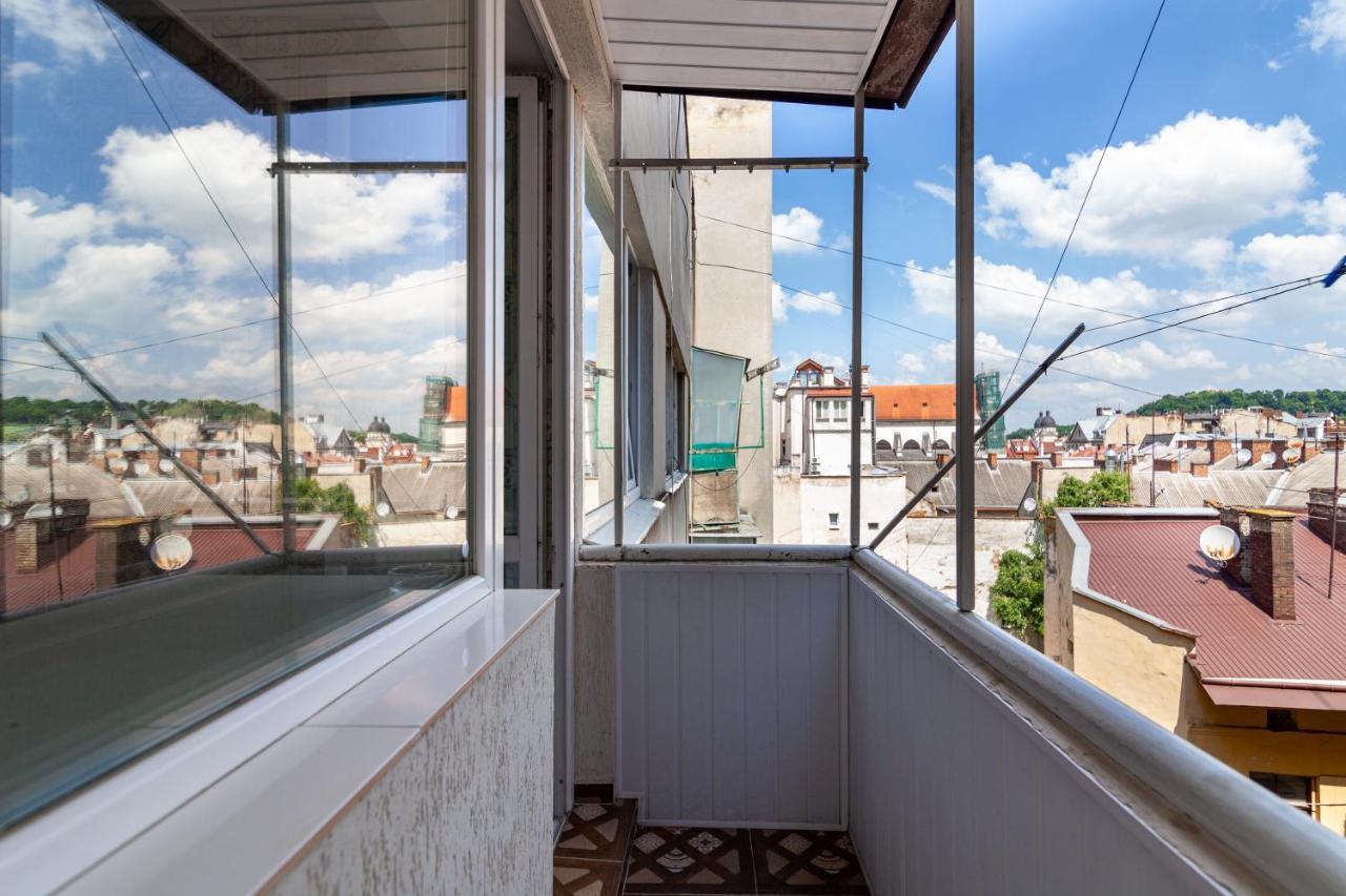 Leogrand Apartments On Svobody Lviv Bagian luar foto