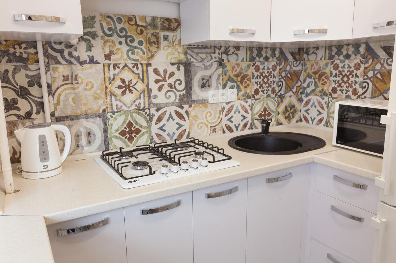 Leogrand Apartments On Svobody Lviv Bagian luar foto