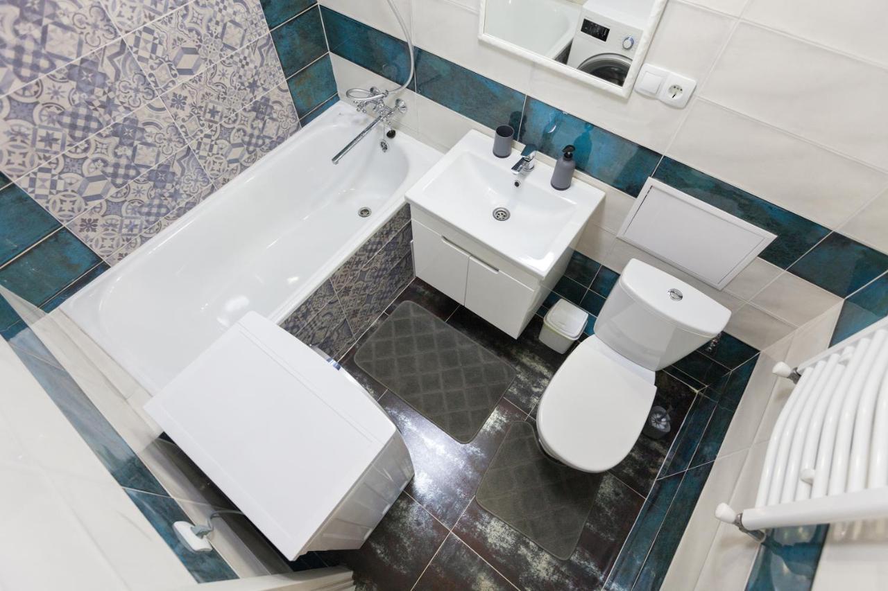 Leogrand Apartments On Svobody Lviv Bagian luar foto