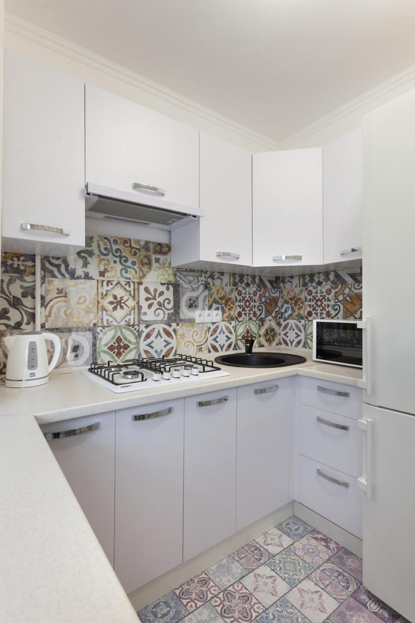 Leogrand Apartments On Svobody Lviv Bagian luar foto